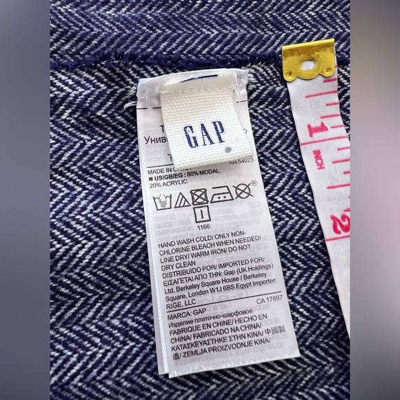 GAP Fringed‎ Scarf - Blue Pink Red - NWOT! - Picture 8 of 9